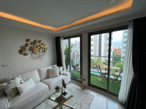 Retreat Deluxe: Poolview 2 bed - Arcadia Beach Resort
